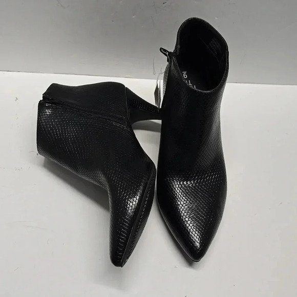 {Time and Tru} Womens Black Memory Foam Pointy Toe Ankle Booties - Size 9 - Picture 4 of 11